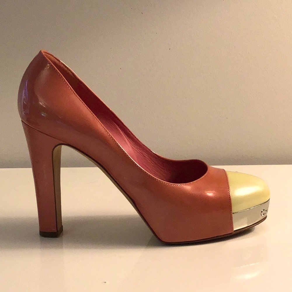 CHANEL Authentic Size 40.5 EU (10.5 US) Classic Pink Patent Leather Shoes